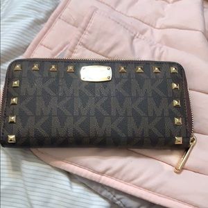Michael kors wallet